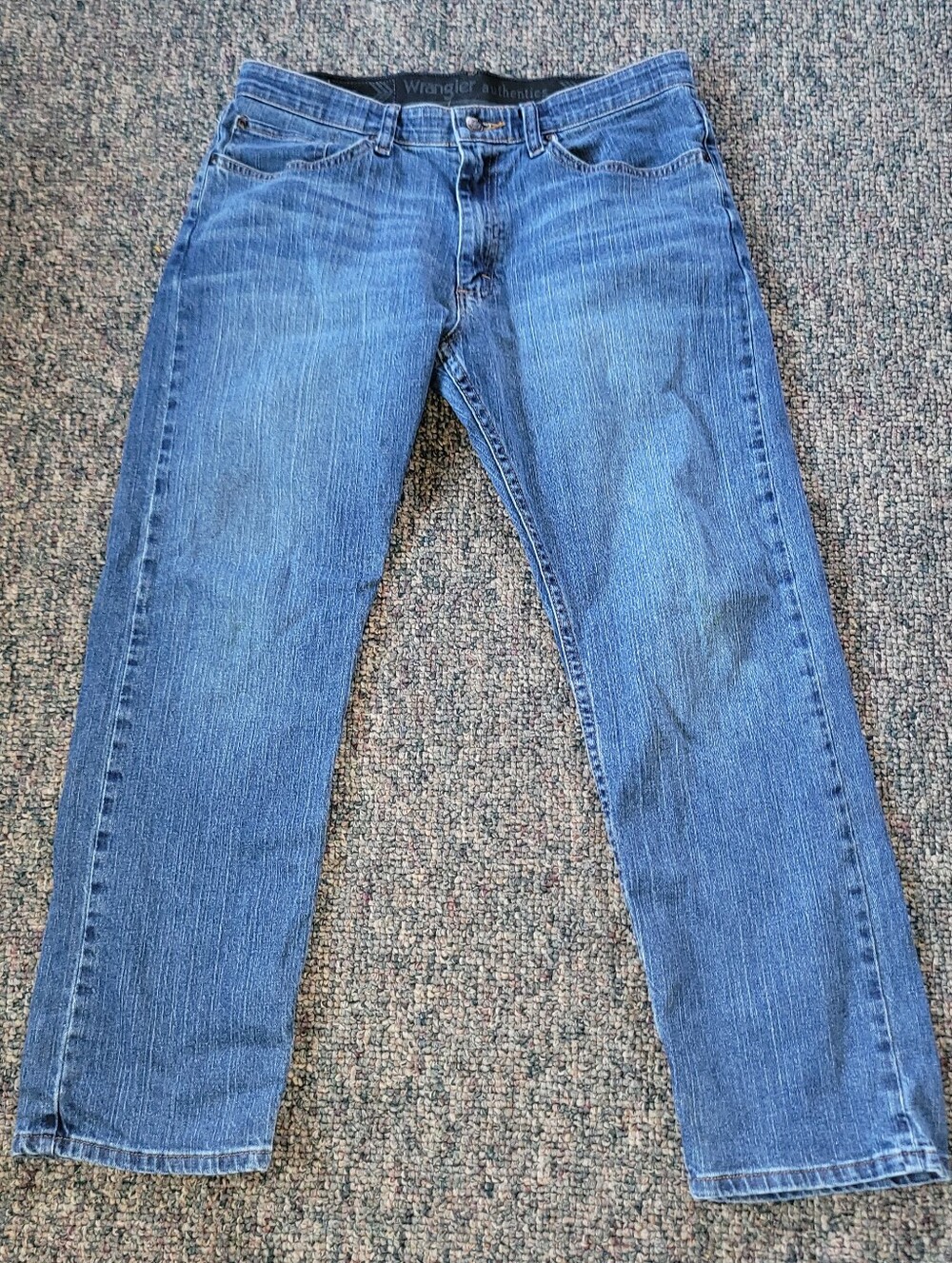 Wrangler Men's Medium Blue Straight Jeans
